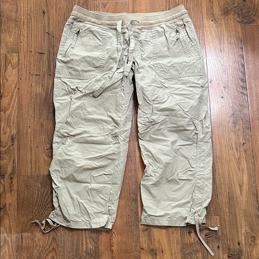 Drawstring Capri Gap khaki pants